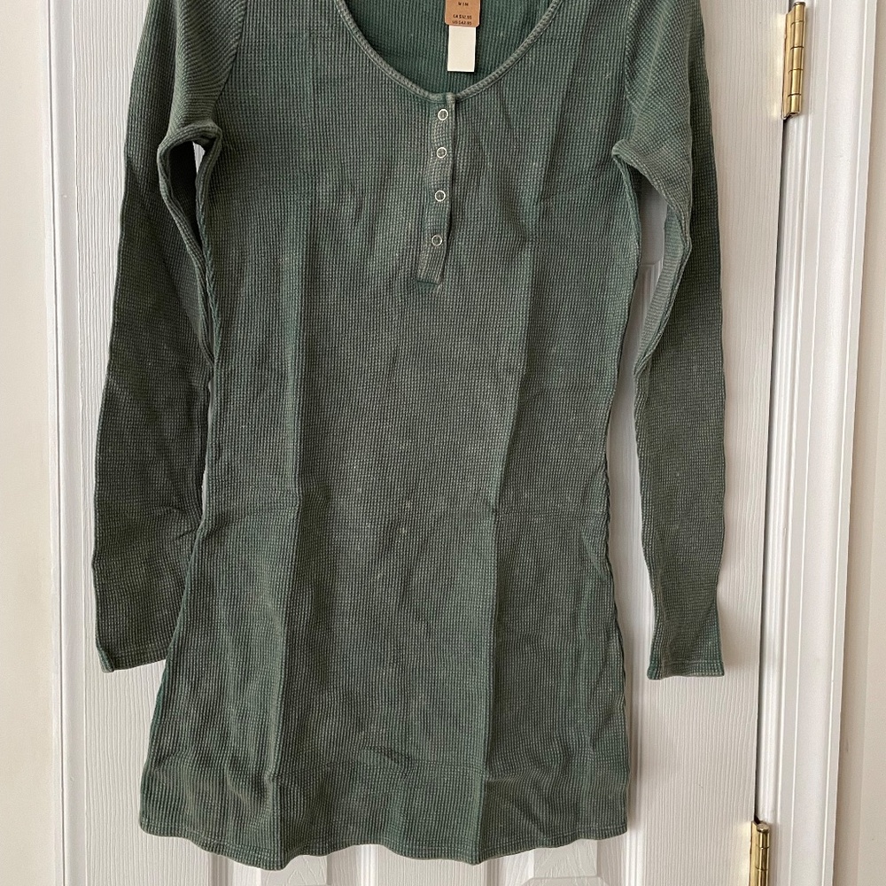 NWT PINK Victorias Secret Long Sleeve Weathered Look Henley GREEN